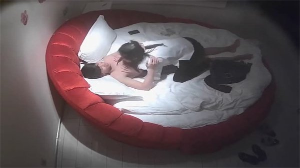 秘藏偷拍！学生妹酒店激情性爱实况上演