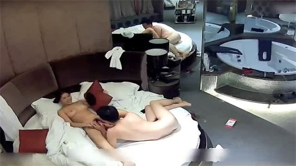 丰满肉感极品少妇的极致诱惑