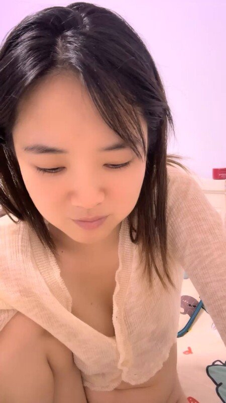 安徽良家小少妇海棠月色：又纯又欲大奶子，黑丝家中自拍性爱实录，骚浪刺激！