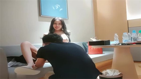 91沈先森探花：甜美少女白色T恤激情诱惑