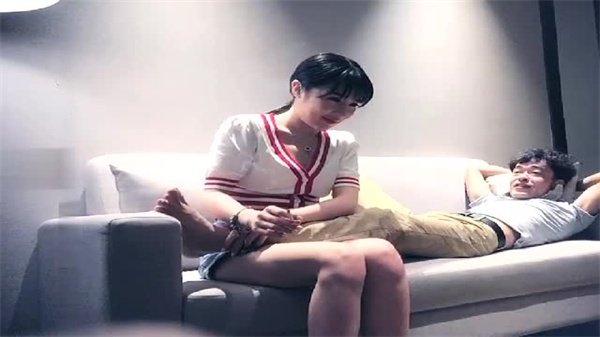 91沈先生狂操酷似小柳岩的极品骚货