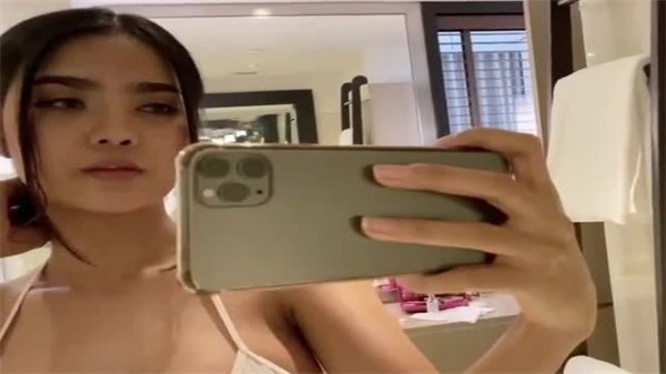 华裔女神YanisaNoey OnlyFans私密视频 湿身诱惑高清福利