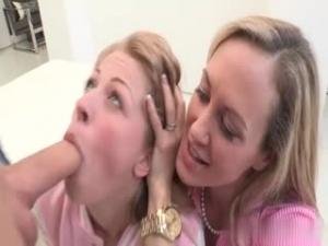 她们就是故意勾引我，骚得让我忍不住！