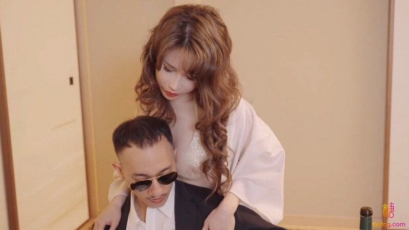 辛尤里台湾爆乳女神：粉嫩乳粒娇颤吸吮 淫荡乳交榨精爆射！