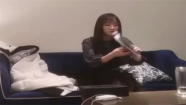 【经典探花】我是铁牛：偷拍长发美女主角，私密实录诱惑十足！