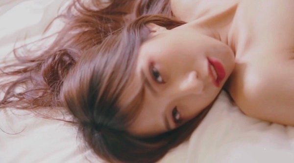 夏希栗超刺激无码流出！比基尼全脱大胆解放，第一视角偷拍全裸上阵！