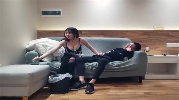 今夜黄先生激情实录×白衣高靴巨乳甜心 探花现场直击湿身深入交流