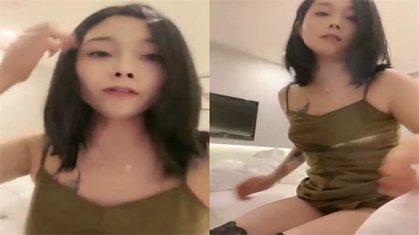 黑丝骚货浪叫揉奶挑逗，情趣玩具自慰高潮潮吹喷水！