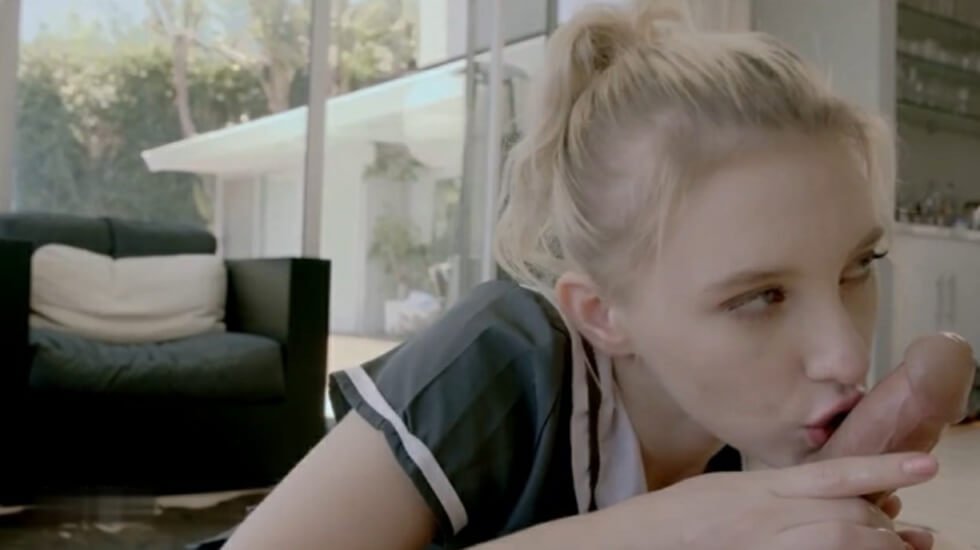 麻豆女优深喉口爆极致享受，精液灌喉淫荡高潮！