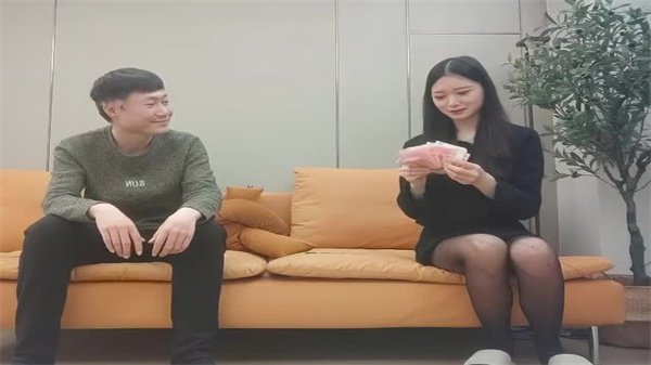 170CM黑丝长腿女神传说，极致诱惑让你欲罢不能！