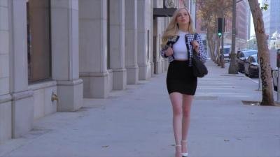 翘臀小姐姐的职场诱惑！湿身办公桌激情四射，肉体偿还的办公室play高清无码